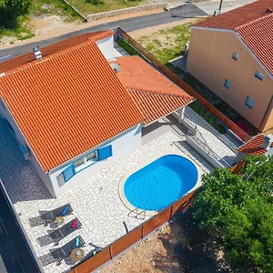 Nika Villa